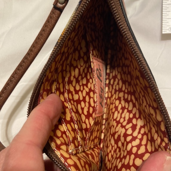 Fossil Floral Key-per clutch wristlet ADORABLE EXCELLENT CONDITION! On the go! - Picture 5 of 7